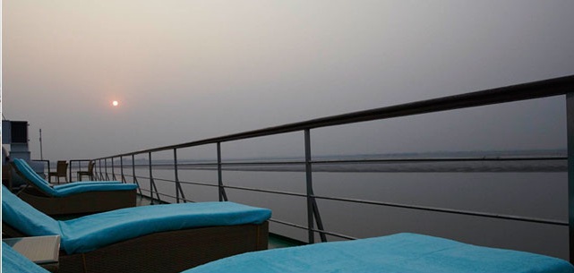 Mahabaahu sun deck